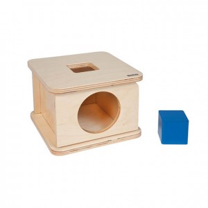 Caja de permanencia con cubo azul, GM256N000, material montessori, material 0-3 años, material escolar infantil.